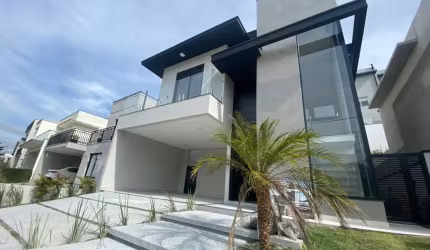 Sobrado 4 Dormitórios 2 Suítes 4 Vagas 232 m² Fazenda Rodeio