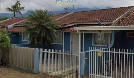 Casa em alvenaria, aceita financiamento.