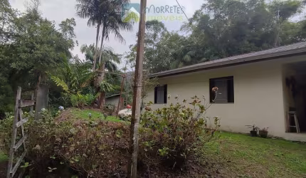 Seu Paraíso Particular em Paranaguá: Chácara com Múltiplas Possibilidades.