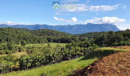 Terreno para chácara com ótima vista para as montanhas agua de nascente e ar puro