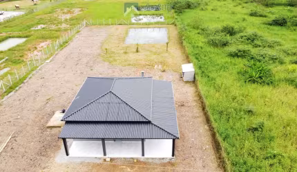 Chacrinha de 2.000 metros com Casa Nova e lago vista para o Pico do Marumbí em Morretes