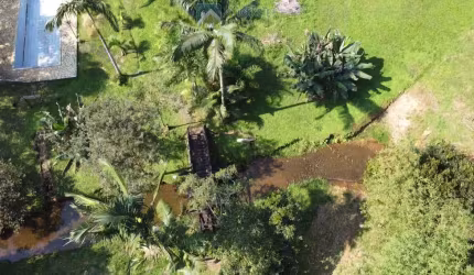 Chácara com 25.000m² com rio e lagoa com peixes, chalé e casa principal em Morretes, PR