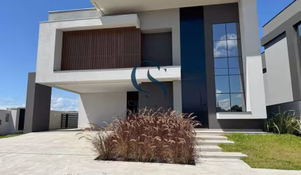 CASA ALTO PADRÃO CONDOMÍNIO FECHADO 4 SUÍTES E PISCINA