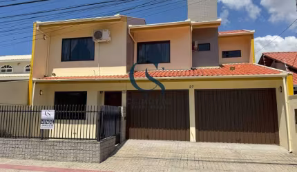 CASA/SOBRADO SEMIMOBILIADA COM PISCINA NO BAIRRO SÃO JUDAS
