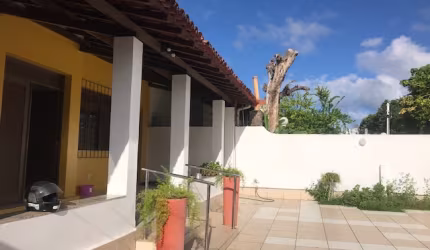 CASA NO ITAIGARA PARA USO COMERCIAL OU RESIDENCIAL