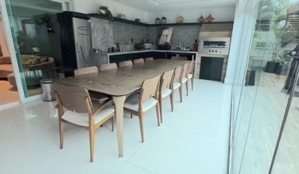 Vendo ampla casa finamente decorada em Alphaville 2, 422m2, 04 suítes!