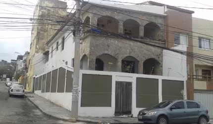 CASA AMPLA NA PITUBA
