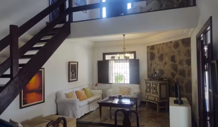 CASA EM ALAMEDA FECHADA EM VILAS DO ATLÂNTICO