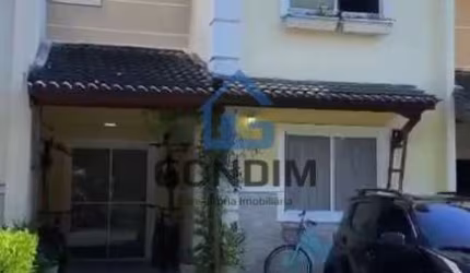 Casa em condomínio fechado com 3 quartos à venda na Rua João De Castro, 705, Centro, Aquiraz por R$ 350.000