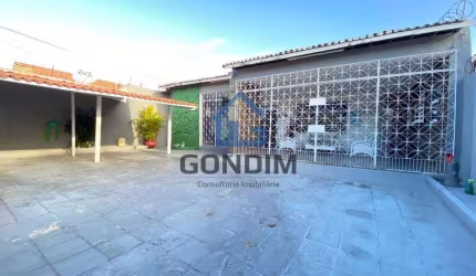 Casa em condomínio fechado com 5 quartos à venda na Margarida de Queiroz, 854, Cidade dos Funcionários, Fortaleza por R$ 800.000