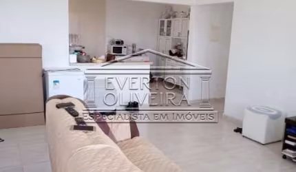 Casa com 3 quartos à venda no Jardim Leblon, Jacareí  por R$ 500.000
