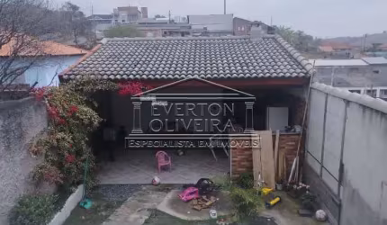 Casa com 4 quartos à venda no Jardim Colônia, Jacareí  por R$ 370.000