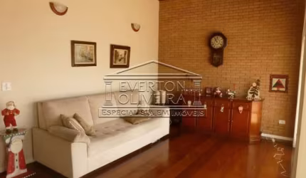 Casa em condomínio fechado com 3 quartos à venda no Jardim Coleginho, Jacareí  por R$ 1.200.000