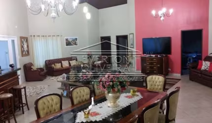 Casa com 4 quartos à venda na Vila São Sebastião, Santa Branca  por R$ 2.200.000