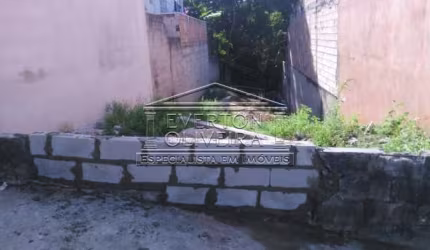 Terreno à venda na Vila Nova Aliança, Jacareí  por R$ 180.000