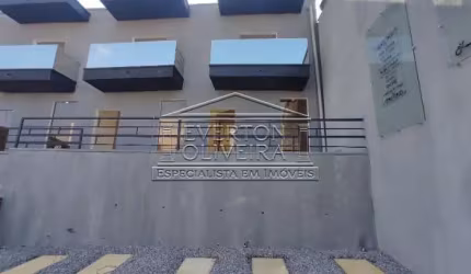 Casa com 2 quartos à venda no Centro, Jacareí  por R$ 330.000