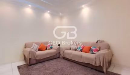 Casa com 4 quartos à venda no Jardim Mesquita, Jacareí  por R$ 320.000