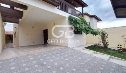 Casa com 5 quartos à venda no Jardim Terras de São João, Jacareí  por R$ 680.000