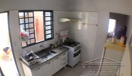 Casa com 1 quarto à venda na Vila Aprazível, Jacareí  por R$ 197.000