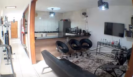 Casa com 2 quartos à venda no Jardim Maria Amélia, Jacareí  por R$ 320.000