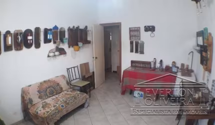 Casa com 3 quartos à venda no Centro, Jacareí  por R$ 390.000