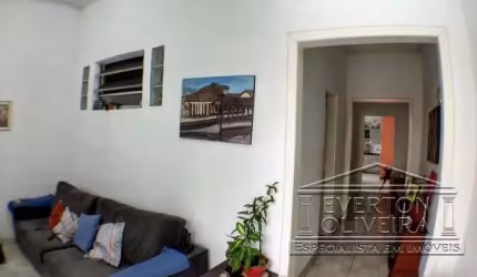 Casa com 2 quartos à venda no Centro, Jacareí  por R$ 850.000