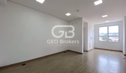 Sala comercial à venda no Centro, Jacareí  por R$ 360.000
