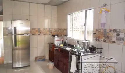 Casa com 3 quartos à venda na Cidade Jardim, Jacareí  por R$ 400.000