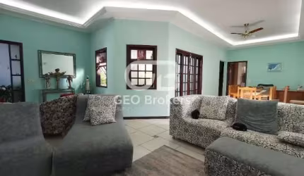 Casa com 3 quartos à venda no Jardim Siesta, Jacareí , 250 m2 por R$ 700.000