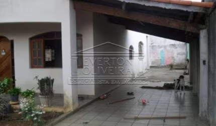 Casa com 4 quartos à venda no Jardim Santa Maria, Jacareí  por R$ 720.000