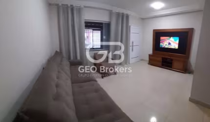 Casa com 3 quartos à venda na Vila Pinheiro, Jacareí  por R$ 480.000