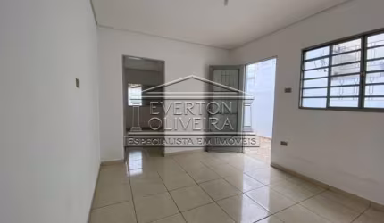 Casa com 2 quartos à venda na Vila Aprazível, Jacareí  por R$ 250.000