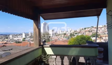 Casa com 3 quartos à venda no Centro, Jacareí  por R$ 371.000