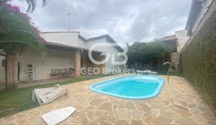 Casa com 5 quartos à venda na Cidade Jardim, Jacareí  por R$ 798.000
