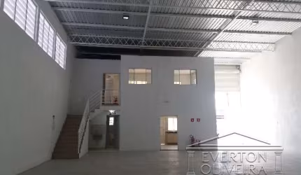 Barracão / Galpão / Depósito com 1 sala à venda no Jardim Emília, Jacareí  por R$ 850.000