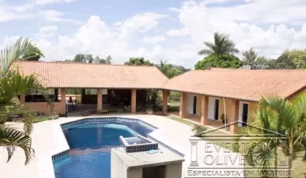 Chácara / sítio com 7 quartos à venda no Veraneio Irajá, Jacareí  por R$ 1.600.000