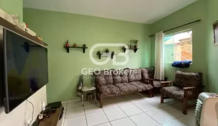 Casa com 2 quartos à venda no Jardim Nova Esperança, Jacareí  por R$ 222.000