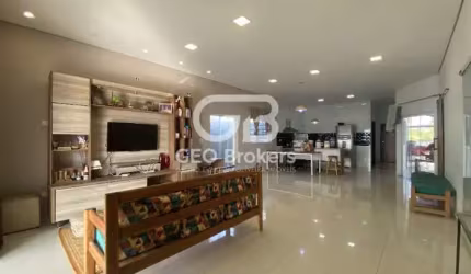 Casa em condomínio fechado com 4 quartos à venda na Zona de Adensamento Restrito (ZAR), Jacareí  por R$ 1.500.000