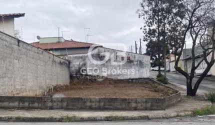Terreno à venda no Jardim Altos de Santana II, Jacareí  por R$ 266.000