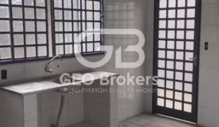 Casa com 3 quartos à venda no Jardim Paraíso, Jacareí  por R$ 415.000