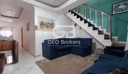 Casa com 4 quartos à venda na Vila Nova Aliança, Jacareí  por R$ 400.000