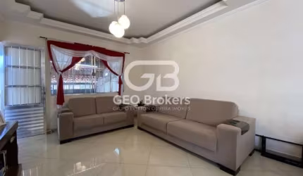 Casa com 5 quartos à venda no Jardim Colônia, Jacareí  por R$ 370.000