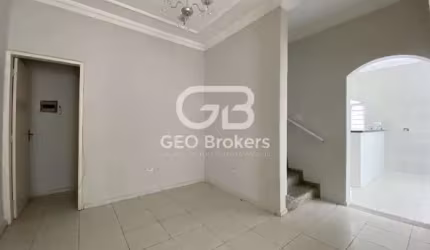 Casa com 3 quartos para alugar no Jardim Altos de Santana II, Jacareí  por R$ 2.400