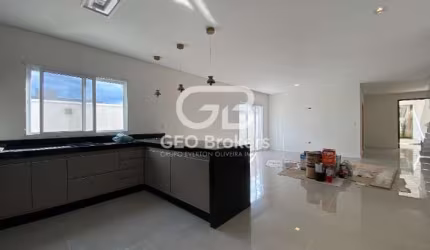 Casa em condomínio fechado com 4 quartos à venda no Jardim Jacinto, Jacareí  por R$ 1.250.000