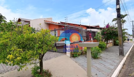 Casa com 4 dormitórios à venda, 310 m² por R$ 630.000,00 - Estância São José - Peruíbe/SP