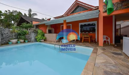 Mini pousada com 8 dormitórios  a venda por  R$ 890.000,00, a 100 metros do mar, em Peruíbe/SP