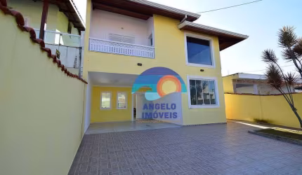 Sobrado com 4 dormitórios à venda, 194 m² por R$ 1.150.000,00 - Centro - Peruíbe/SP