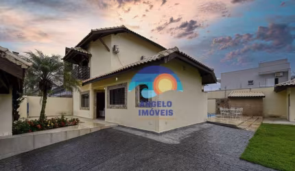 Sobrado com 4 dormitórios à venda, 230 m² por R$ 1.300.000,00 - Parque Turístico - Peruíbe/SP