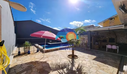 Casa com 3 quartos à venda, 150 m² por R$ 600.000 - Estância Balneária Belmira Novaes - Peruíbe/SP