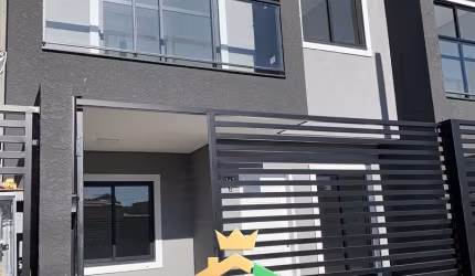 Sobrado a venda no Xaxim com 3 quartos sendo 1 suíte R$570.000,00